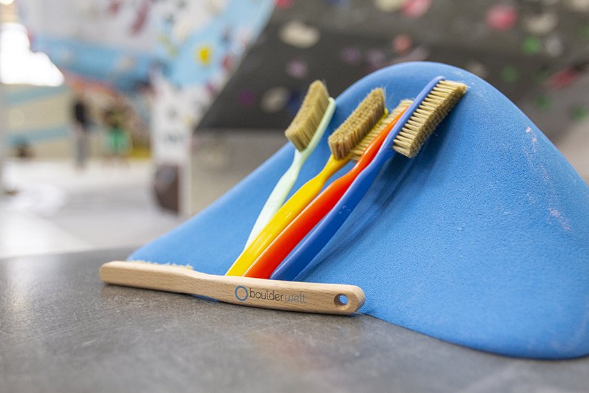 Unsere Boulderwelt Produkte wie unsere Holzbürste und die Lapis Bürsten aus unserem Shop
