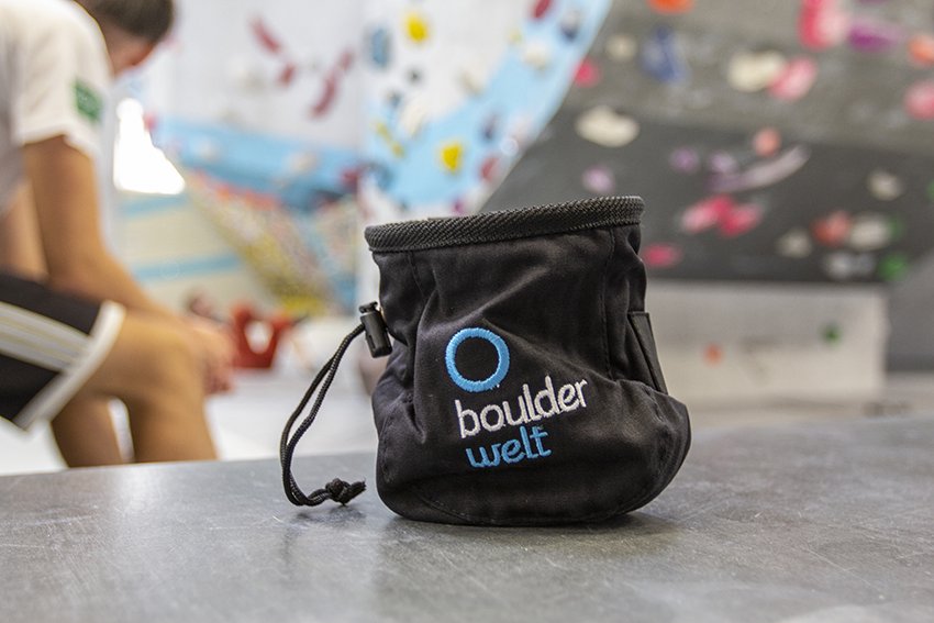 Unsere Boulderwelt Produkte wie unser Boulderwelt Chalk Bag aus unserem Shop