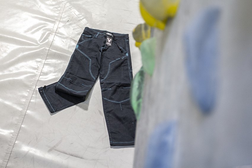Unsere Boulderwelt Produkte wie die Boulderhose aus unserem Shop