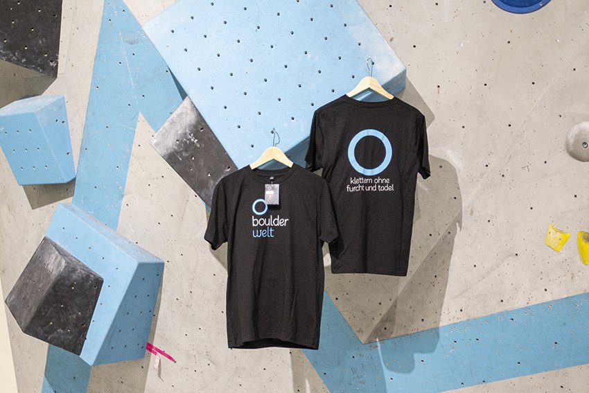 Unsere Boulderwelt Produkte wie das Klassik Boulderwelt Shirt aus unserem Shop