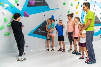 Familienworkshop in der Boulderwelt für motivierte Kinder