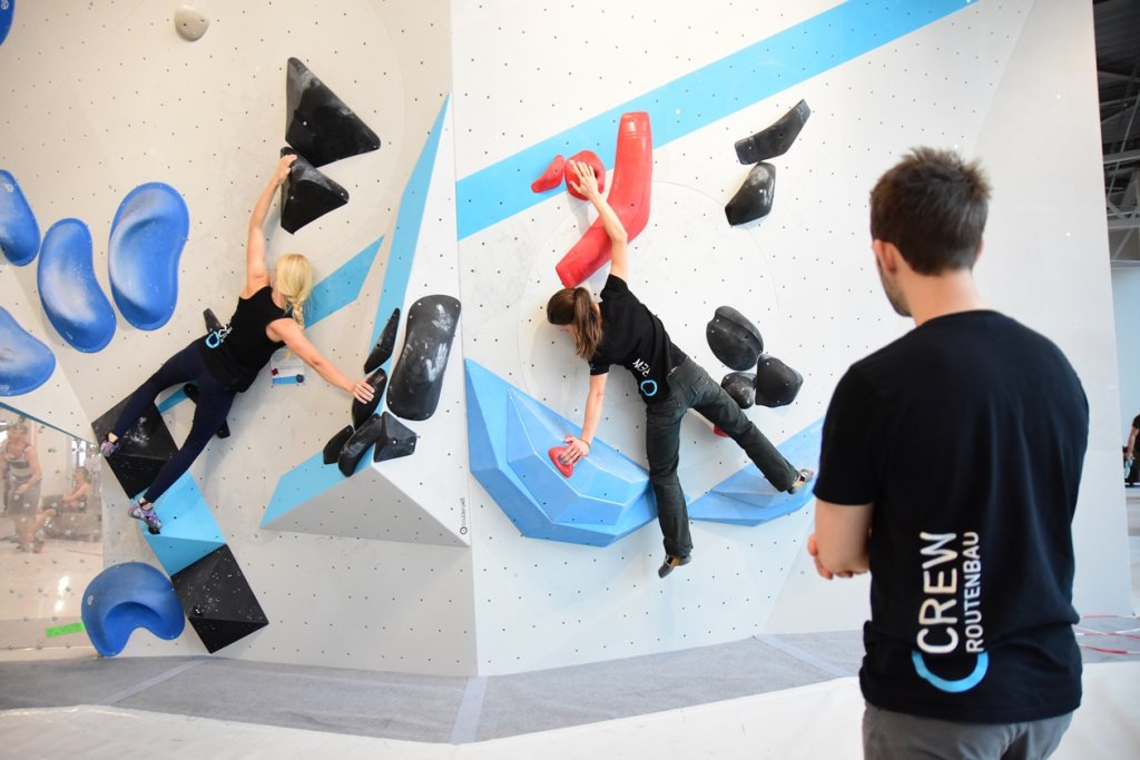 Bei der Tech Session in der Boulderwelt München Ost betreuten Routenbau und Trainer Crew Euch an verschiedenen Technik Stationen.