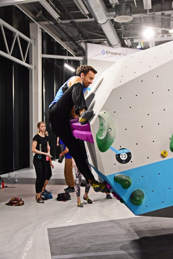 Bei der Tech Session in der Boulderwelt München Ost betreuten Routenbau und Trainer Crew Euch an verschiedenen Technik Stationen.