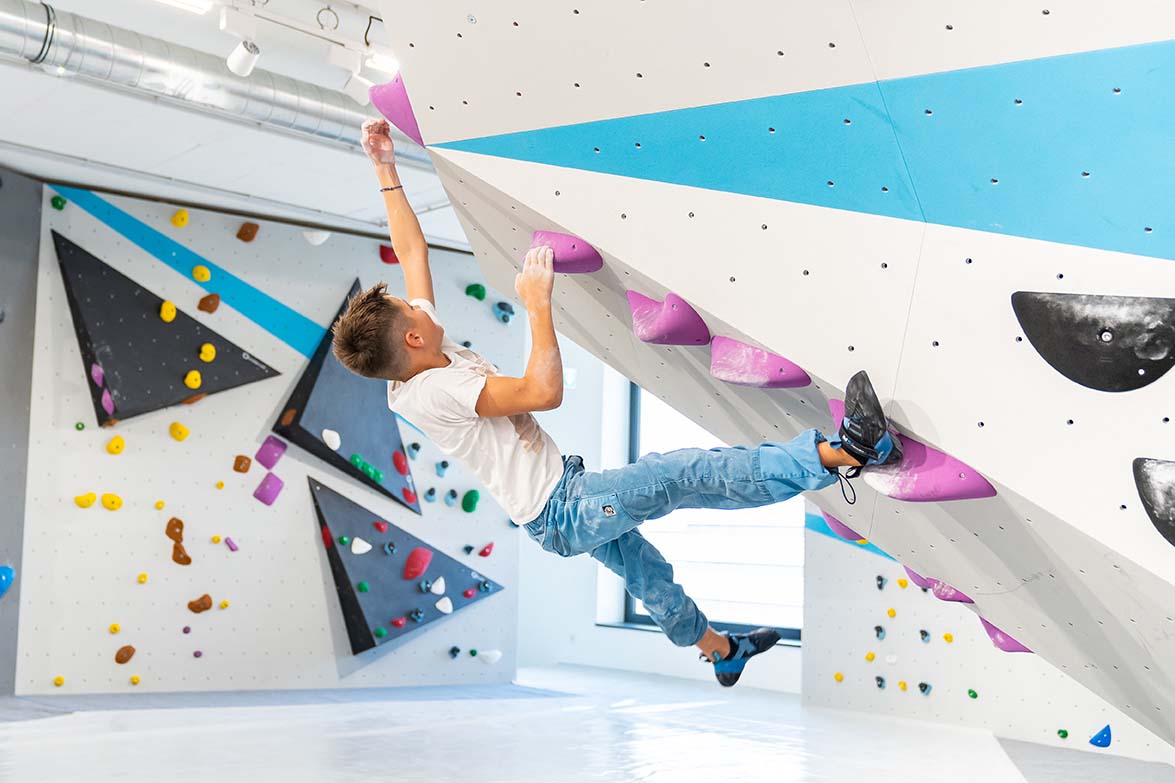 Bouldern und Klettern für die ganze Familie in der Kinderwelt der Boulderwelt München Ost